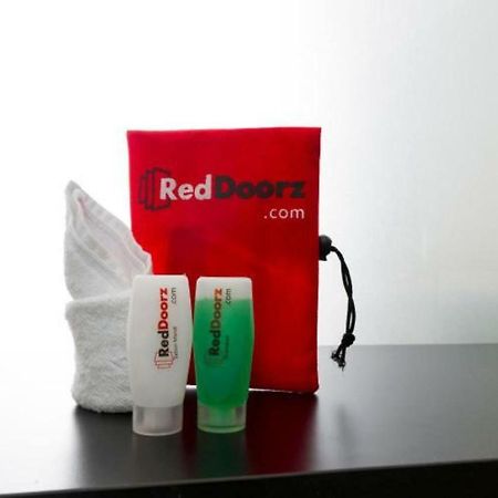Reddoorz Near Stadion Manahan Solo Exterior photo